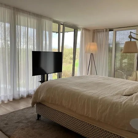 The White House Вилла Тё