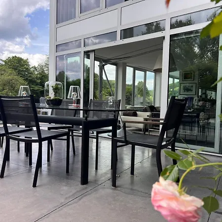 The White House * Theux