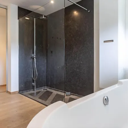 The White House Тё